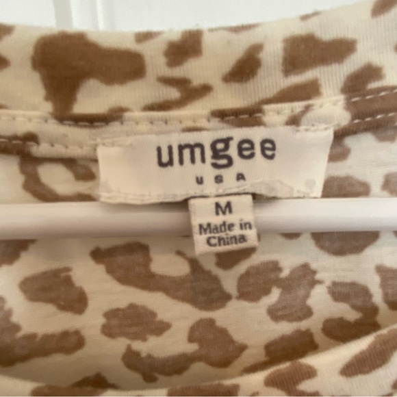 Umgee Leopard Blouse with Floral Embroidery Women’s Size Medium - Picture 5 of 9